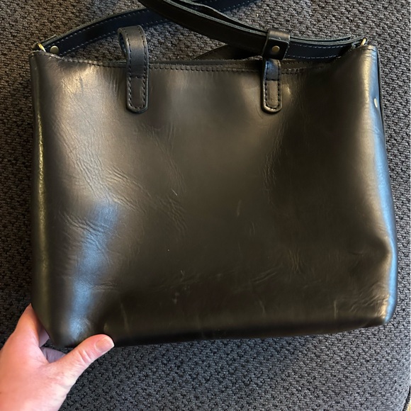 Medium Portland Leather Company crossbody - Picture 3 of 10